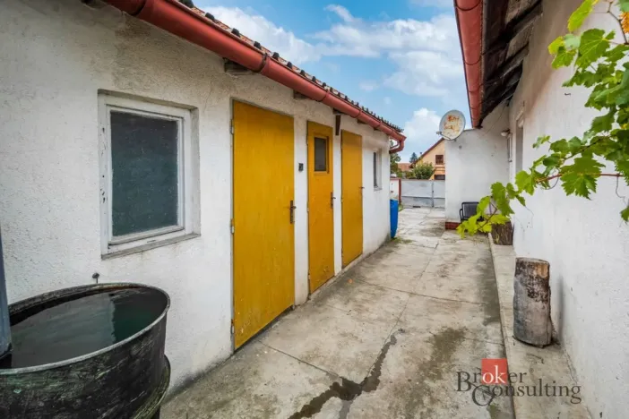Prodej rodinného domu, Sezemice, Bezdíčkova, 105 m2