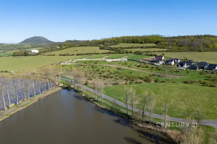 Prodej pozemku pro bydlení, Lužice, 1305 m2