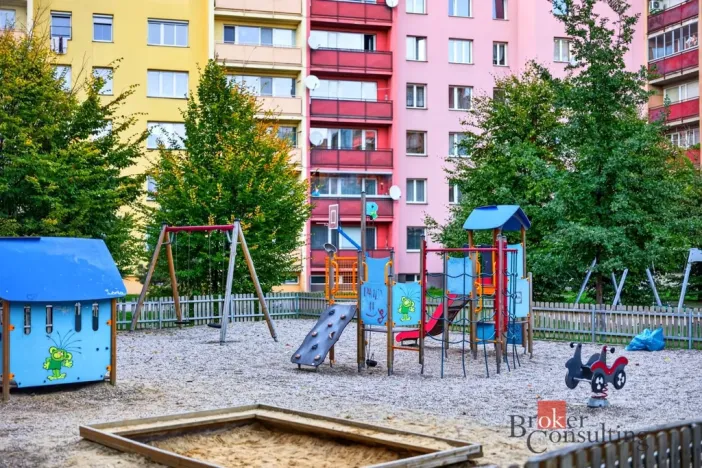 Prodej bytu 3+1, Krnov - Pod Bezručovým vrchem, Budovatelů, 72 m2