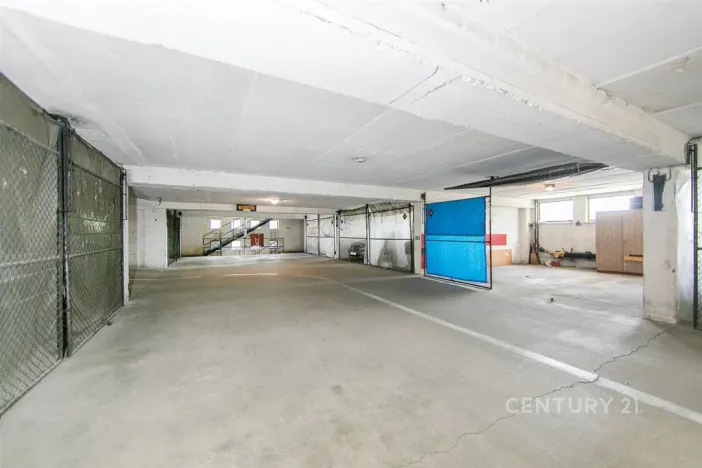Pronájem garážového stání, Plzeň - Jižní Předměstí, Tomanova, 12 m2
