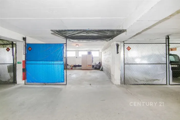 Pronájem garážového stání, Plzeň - Jižní Předměstí, Tomanova, 12 m2