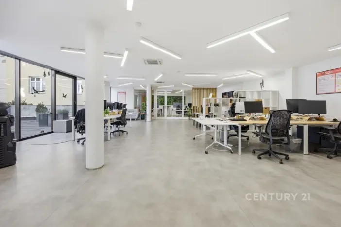 Prodej kanceláře, Praha - Smíchov, Na Zatlance, 232 m2