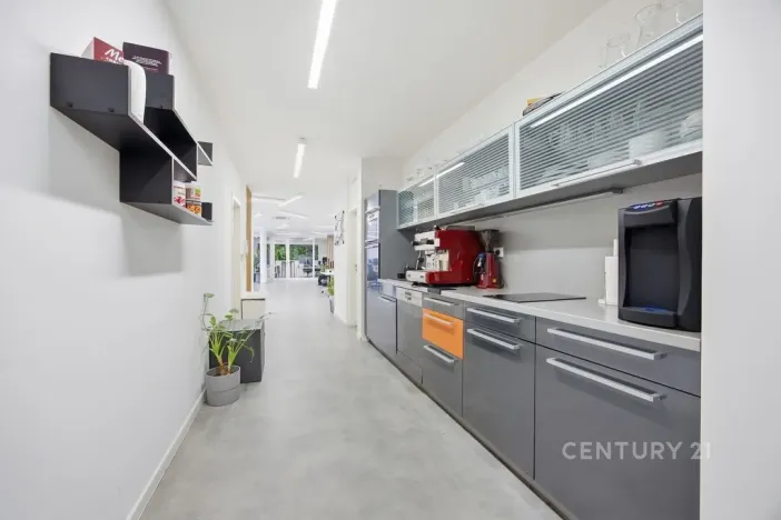 Prodej kanceláře, Praha - Smíchov, Na Zatlance, 232 m2