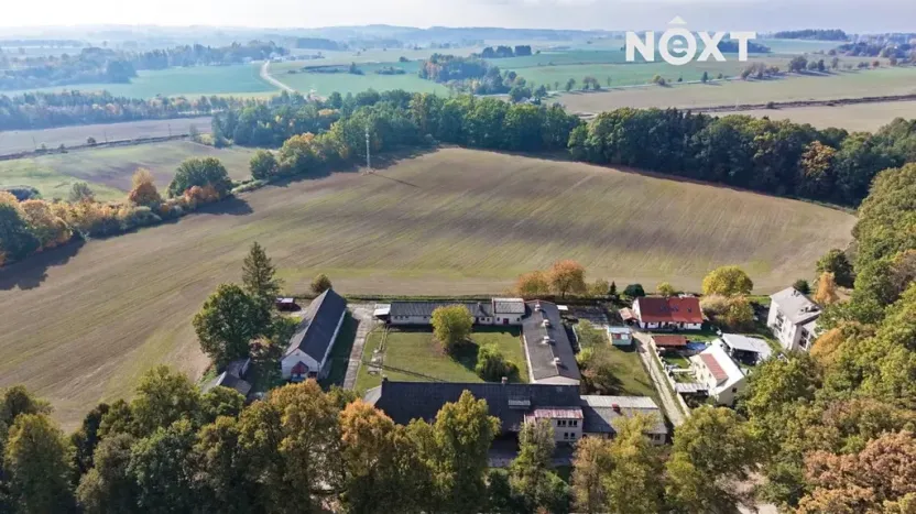 Prodej zemědělského objektu, Jindřichův Hradec, 9726 m2