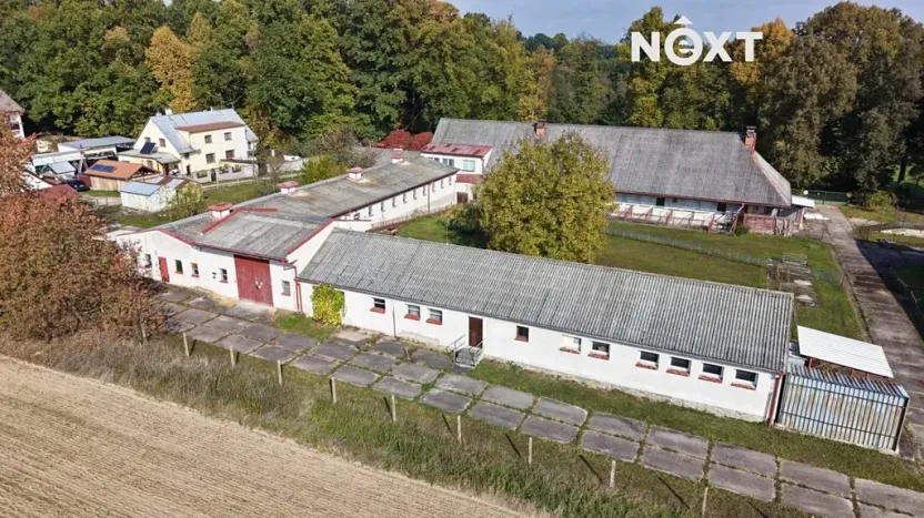 Prodej zemědělského objektu, Jindřichův Hradec, 9726 m2