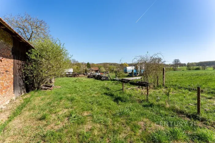 Prodej zemědělské usedlosti, Jičíněves - Labouň, 180 m2