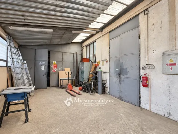 Prodej skladu, Znojmo - Oblekovice, Pod Šibeníkem, 500 m2