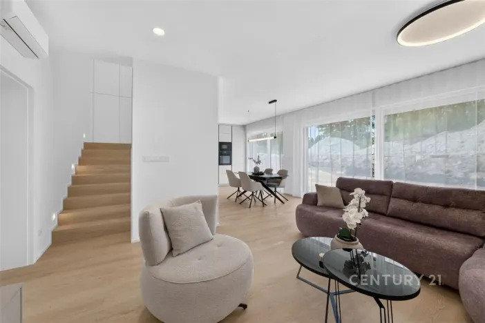 Prodej bytu 6+kk a větší, Kamenice - Těptín, 151 m2