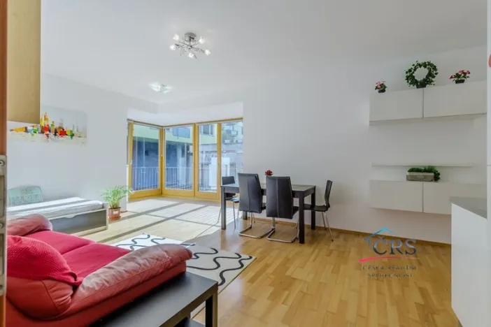 Prodej bytu 2+kk, Praha, Jeseniova, 55 m2