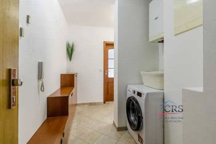 Prodej bytu 2+kk, Praha, Jeseniova, 55 m2