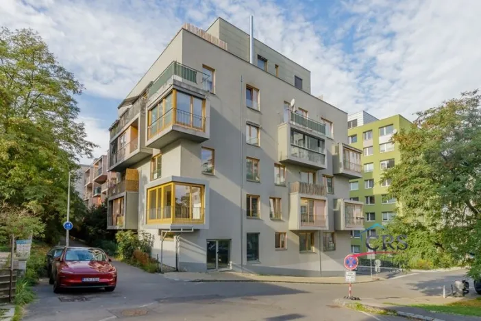 Prodej bytu 2+kk, Praha, Jeseniova, 55 m2