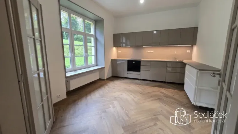 Pronájem bytu 1+1, Karlovy Vary, Krále Jiřího, 61 m2
