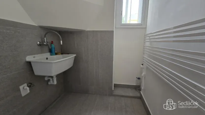 Pronájem bytu 1+1, Karlovy Vary, Krále Jiřího, 61 m2