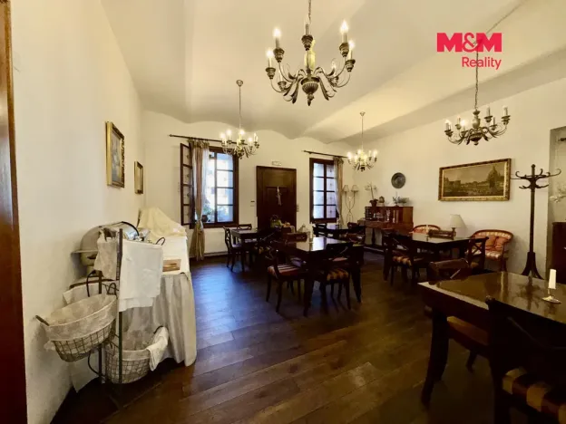 Prodej ubytování, Štramberk, Náměstí, 950 m2