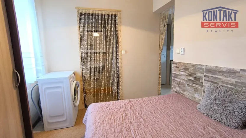 Pronájem rodinného domu, Lišov, Benátky, 32 m2
