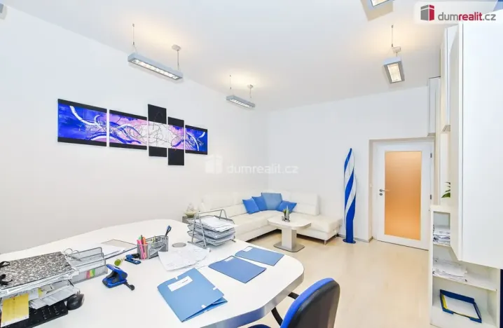 Pronájem kanceláře, Praha - Nové Město, V jirchářích, 70 m2