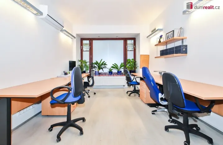 Pronájem kanceláře, Praha - Nové Město, V jirchářích, 70 m2