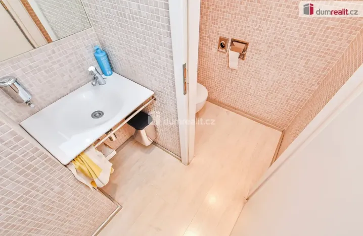 Pronájem kanceláře, Praha - Nové Město, V jirchářích, 70 m2
