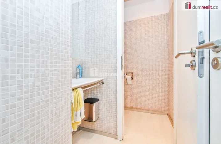 Pronájem kanceláře, Praha - Nové Město, V jirchářích, 70 m2