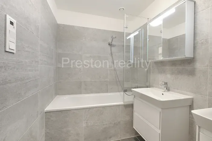 Pronájem bytu 4+kk, Praha - Kbely, Sedlářova, 91 m2