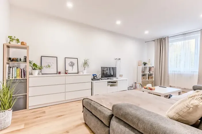 Prodej bytu 2+1, Karlovy Vary, Konečná, 63 m2