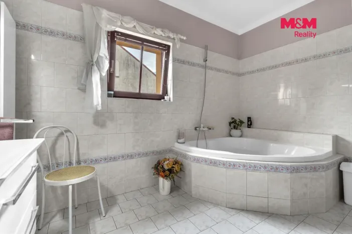 Prodej rodinného domu, Lomnice nad Popelkou, Josefa Jana Fučíka, 322 m2
