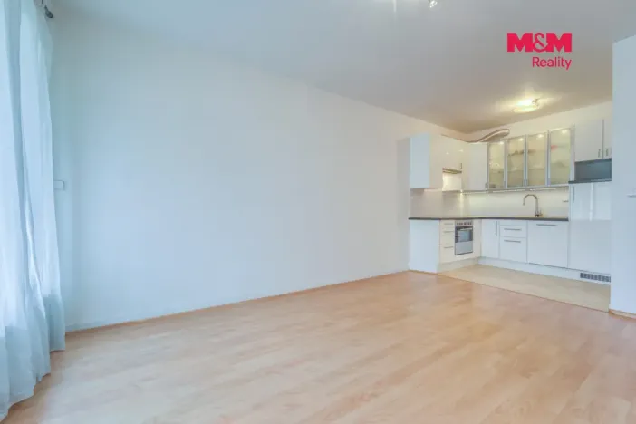 Pronájem bytu 2+kk, Praha, Sazovická, 47 m2