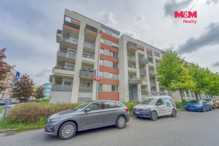 Pronájem bytu 2+kk, Praha, Sazovická, 47 m2