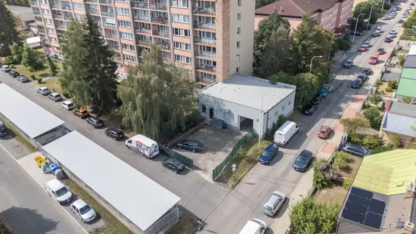 Prodej obchodního prostoru, Praha - Horní Počernice, Komárovská, 210 m2