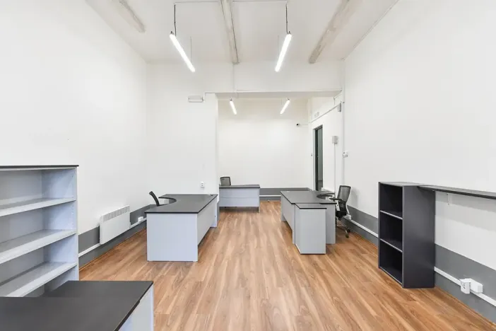 Prodej obchodního prostoru, Praha - Horní Počernice, Komárovská, 210 m2