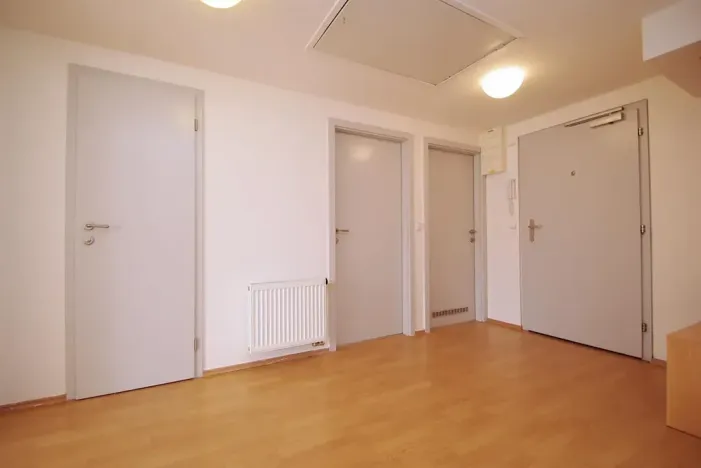 Pronájem kanceláře, Praha - Smíchov, Štefánikova, 82 m2
