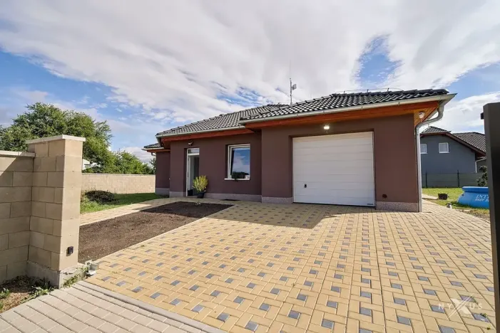 Pronájem rodinného domu, Postřižín, Lišková, 150 m2