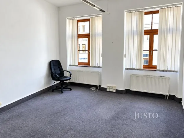 Pronájem kanceláře, Písek - Vnitřní Město, Chelčického, 23 m2