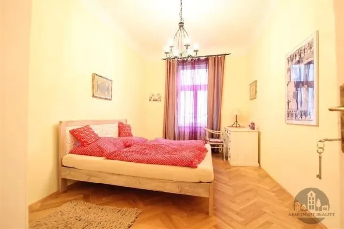 Pronájem bytu 3+1, Praha, Korunní, 95 m2
