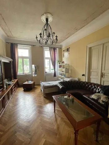 Pronájem bytu 3+1, Praha, Korunní, 95 m2