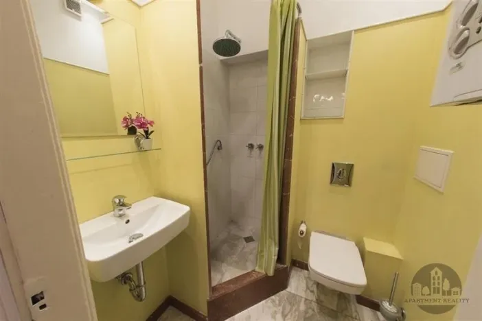 Pronájem bytu 3+1, Praha, Korunní, 95 m2