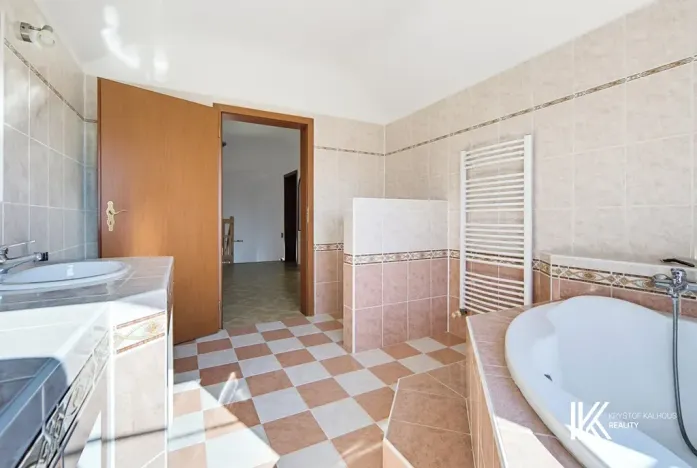 Prodej ubytování, Hrochův Týnec, 356 m2