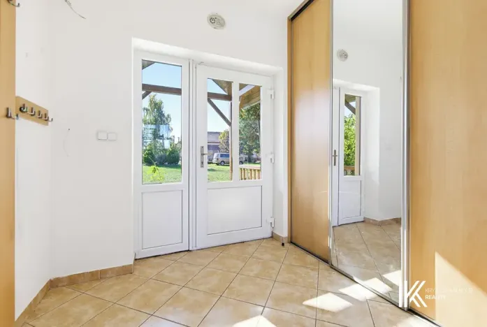 Prodej kanceláře, Hrochův Týnec, 356 m2