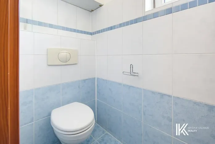 Prodej kanceláře, Hrochův Týnec, 356 m2