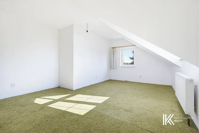Prodej kanceláře, Hrochův Týnec, 356 m2