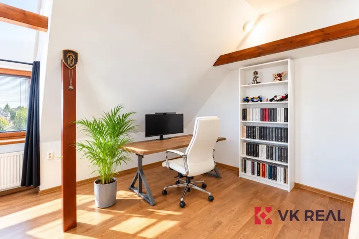 Prodej vícegeneračního domu, Praha - Horní Počernice, Rožnovská, 577 m2