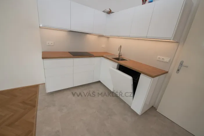 Pronájem bytu 3+kk, Praha - Karlín, Sokolovská, 86 m2