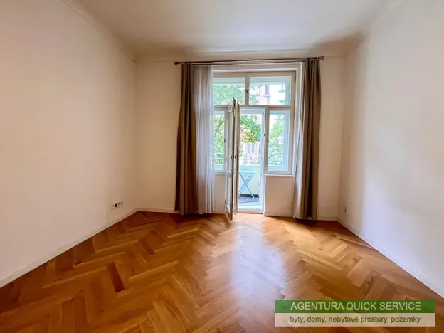 Pronájem bytu 1+kk, Praha - Žižkov, Slavíkova, 30 m2