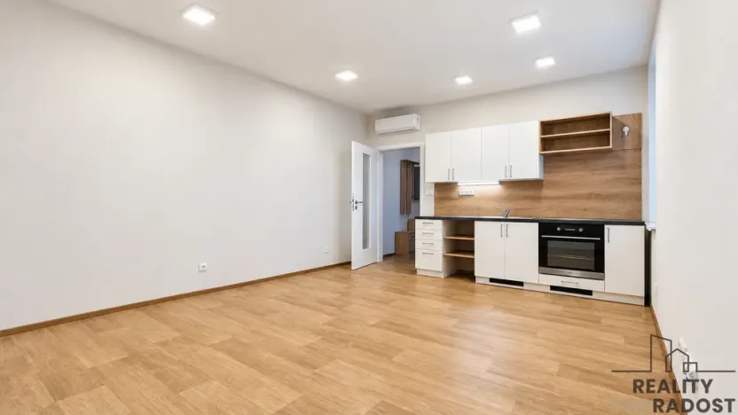 Pronájem bytu 2+kk, Hodonín, Národní třída, 39 m2