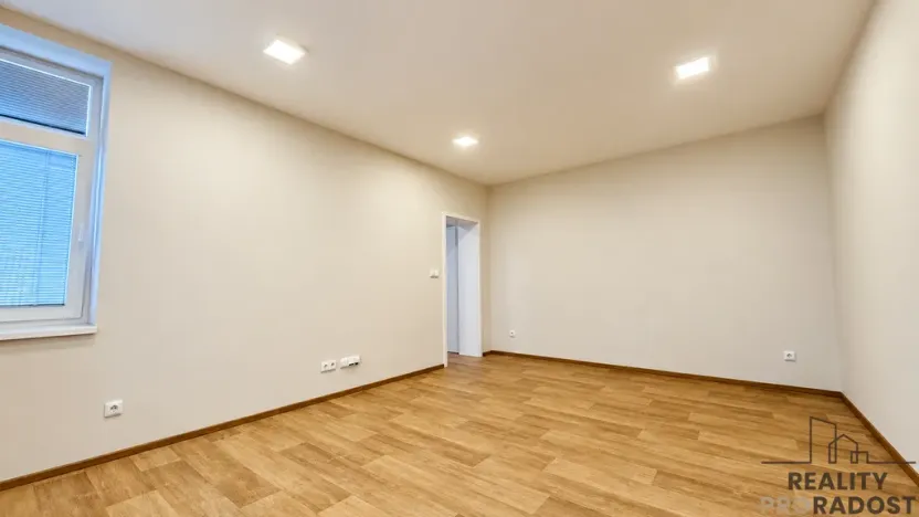 Pronájem bytu 2+kk, Hodonín, Národní třída, 39 m2