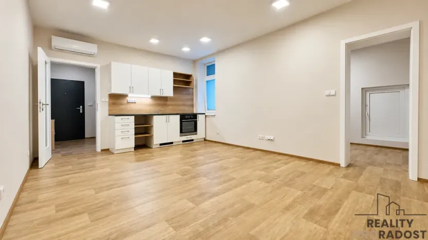 Pronájem bytu 2+kk, Hodonín, Národní třída, 39 m2