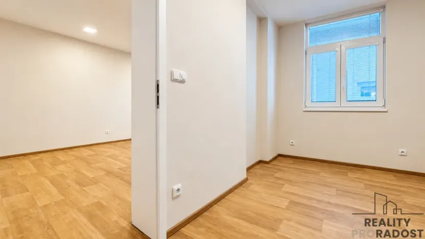 Pronájem bytu 2+kk, Hodonín, Národní třída, 39 m2