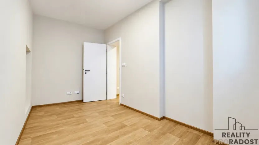 Pronájem bytu 2+kk, Hodonín, Národní třída, 39 m2