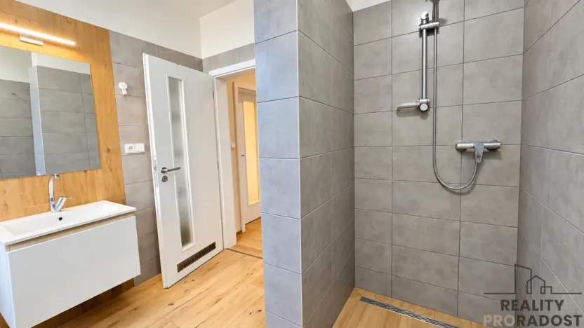 Pronájem bytu 2+kk, Hodonín, Národní třída, 39 m2