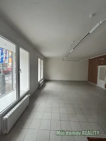 Pronájem obchodního prostoru, Praha - Vysočany, Freyova, 118 m2